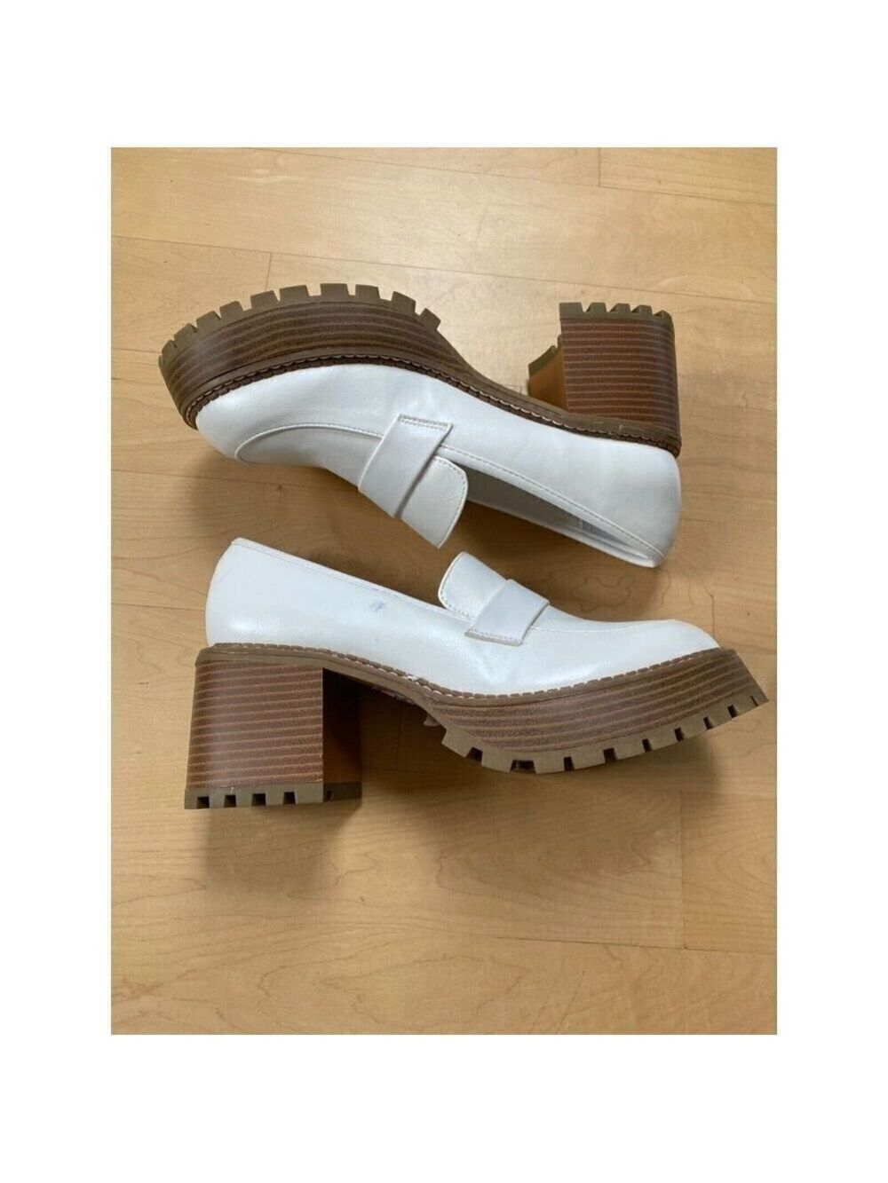 MIA Women Sz 9.5 "Dalilah" Platform Lug Sole Loafer White - Flaw markings